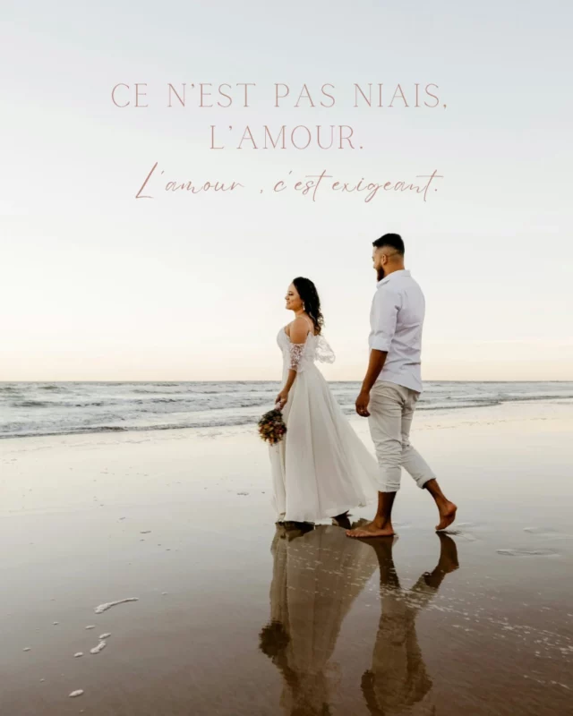 Ce n’est pas niais, l’amour.  L’amour, c’est exigeant.
 C’est pas juste se dire “je t’aime” entre deux cafés. C’est surtout se choisir quand le réveil sonne trop tôt, que la journée a été longue et que la vaisselle nous regarde de travers.
C’est construire un quotidien qui tient debout, même quand nous, on a envie de s’effondrer. C’est faire équipe, même quand on n’est pas d’accord sur l’emplacement du grille-pain ou sur la température idéale de la couette.
C’est apprendre à danser sur le fil, à deux, en se tenant fort. À s’élever, pas pour être au-dessus, mais pour voir plus loin, ensemble. Et rire. Rire beaucoup. 
Parce que sans ça, franchement… non ce n’est pas niais, l’amour.  💌 … et pour des cérémonies pas niaises du tout, envoyez moi un message ! 🤍🫶🏻  📷 @jonathansborba  ________________  🎤Je suis Chloé, créatrice d’émotions & officiante de cérémonies laïques. ✨
✍🏻 je célèbre votre amour, mais j’accompagne aussi vos proches officiants d’un jour. 💁🏼‍♀️
📍Je me déplace dans tout le sud-ouest et ailleurs. 🇫🇷 🌎
🇫🇷🇬🇧 en français et en anglais. 
🖥️ retrouvez-moi ici : www.amourtoujoursceremonies.com  #ceremonieslaiques #mariagelaique #officiante #officiantedeceremonie
#officianteceremonielaique #officiantedeceremonielaique #ceremonielaïque #ceremonie #cérémonie #ceremonielaique
#ceremoniemariage #wedding2025 #mariagefrance #mariageasonimage #weddingceremony #weddingceremonydecor #weddingceremonyideas 
#prestatairemariage #frenchwedding #mariages2025 #mariagesudouest #2025bride #officiantesudouest #weddingcelebrant #weddingcelebrantfrance #weddingsouthwestfrance #mariagepaysbasque #questionsreponses #mariagebayonne #mariagetoulouse